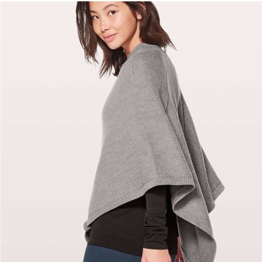 Lululemon Athletica Gray Merino Wool Knit Diagonal ZipUp Classy Versatile Poncho